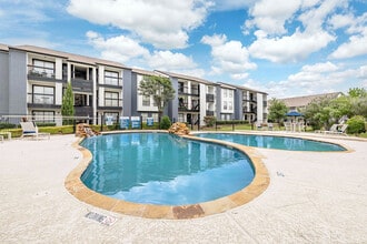 The Place in Mesquite, TX - Foto de edificio - Building Photo