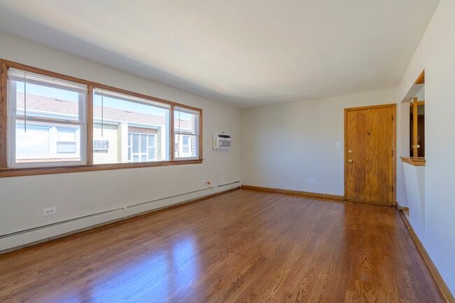 1921 S Harlem Ave, Unit 2W in Berwyn, IL - Building Photo - Building Photo