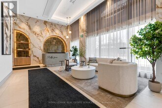 2088 James St in Burlington, ON - Building Photo - Building Photo