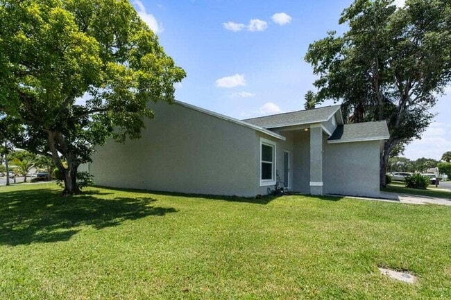 48 Bentwater Cir in Boynton Beach, FL - Building Photo - Building Photo