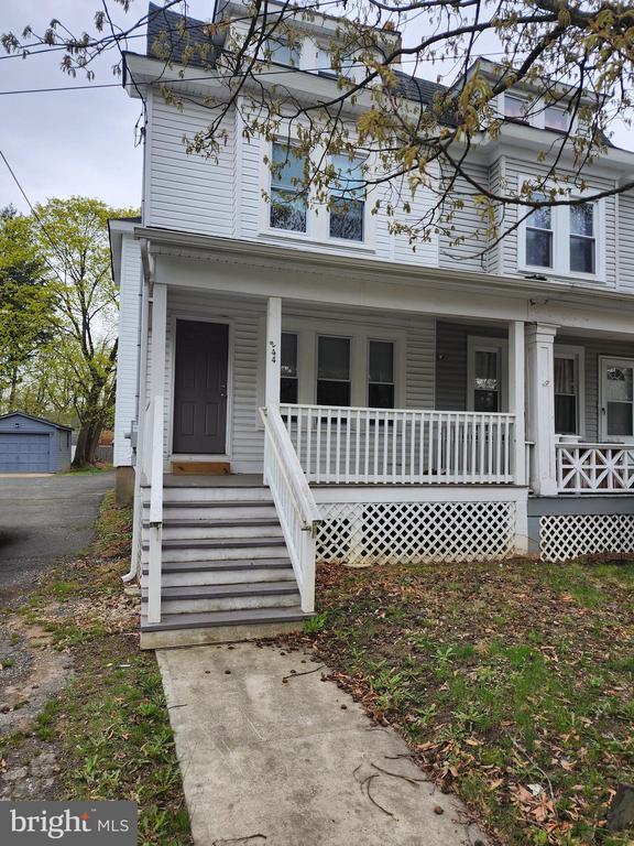 244 Hillcrest Ave in Trenton, NJ - Foto de edificio - Building Photo