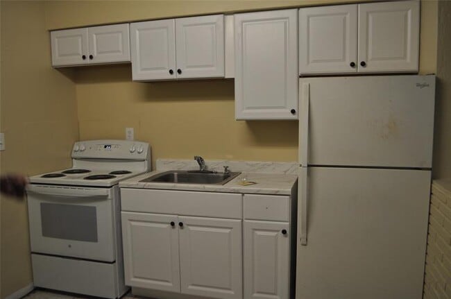 6425 SW 25th St in Miramar, FL - Building Photo - Building Photo
