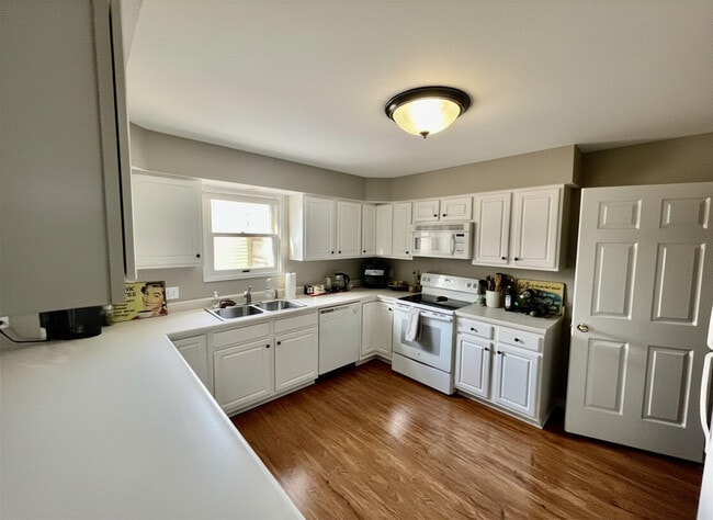 2416 Eaton Ave in Ames, IA - Building Photo - Building Photo