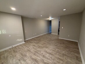 1131 Spencer St in Grinnell, IA - Foto de edificio - Building Photo