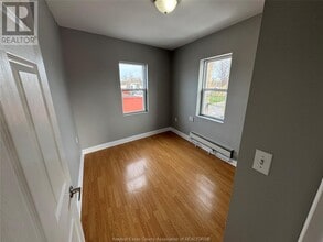 4675 Tecumseh Rd E in Windsor, ON - Building Photo - Building Photo