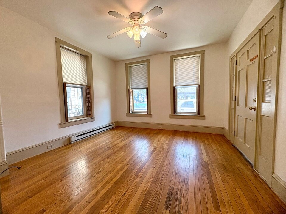 216 S Market St in Elizabethtown, PA - Building Photo