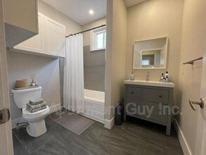 163 E 5th St in Hamilton, ON - Building Photo - Building Photo