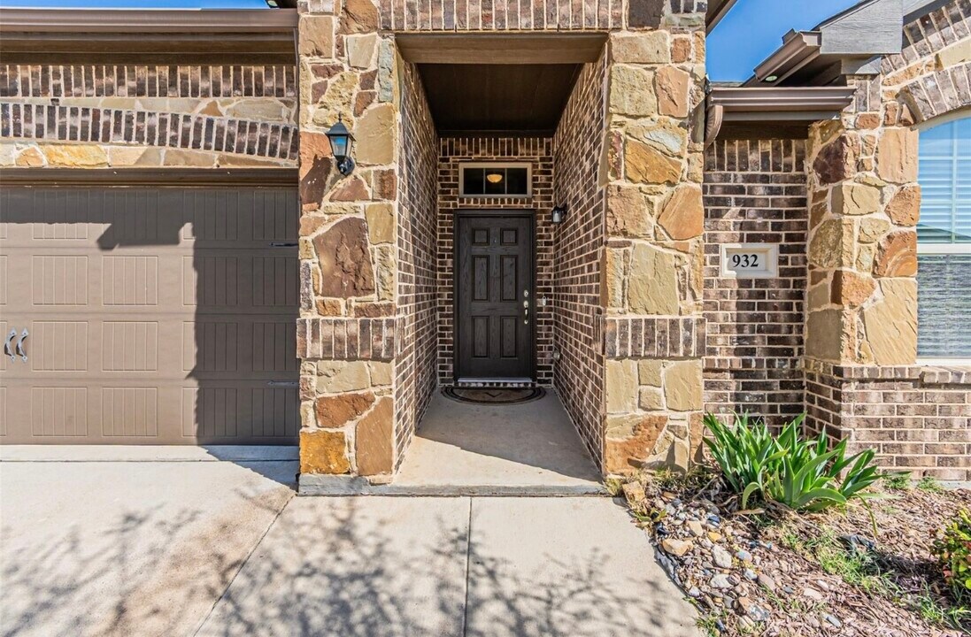 932 Deer Valley Dr in Weatherford, TX - Building Photo