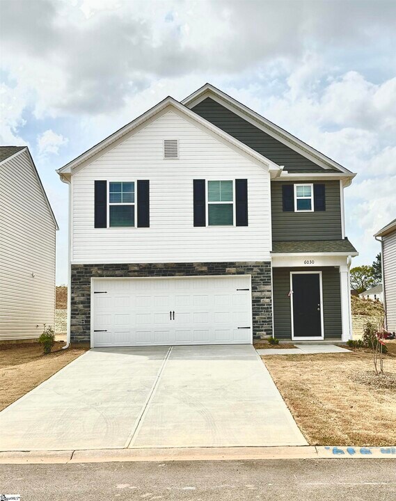 6030 Willutuck Dr in Boiling Springs, SC - Building Photo