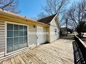 220 N Walnut St in Olathe, KS - Building Photo - Building Photo