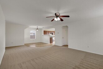 13006 Della Strada in San Antonio, TX - Building Photo - Building Photo