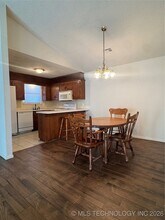 5727 S Vancouver Ave in Tulsa, OK - Foto de edificio - Building Photo