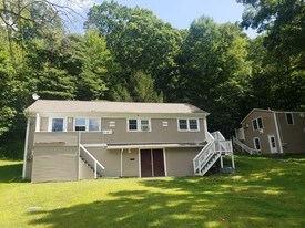 508 Stafford Rd, Unit A in Mansfield, CT - Building Photo