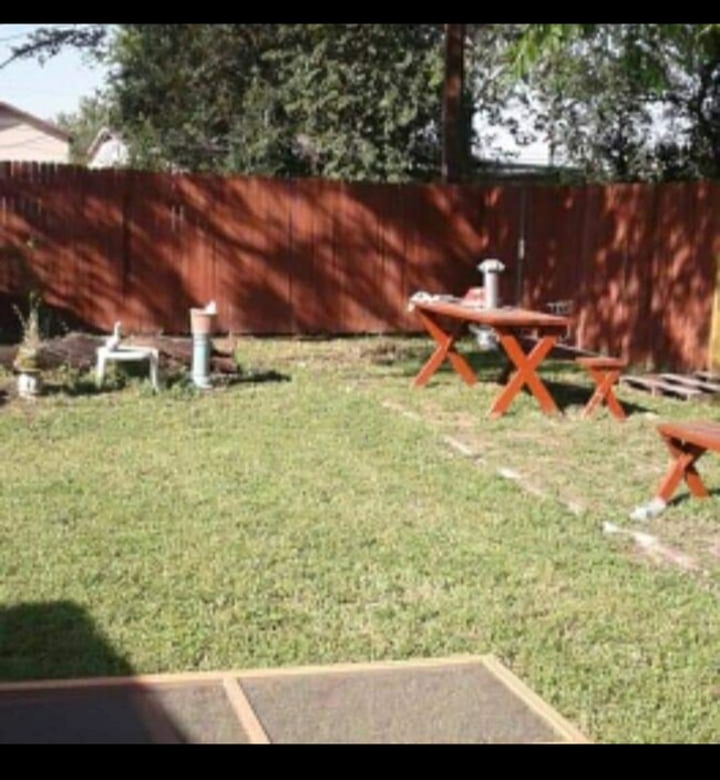 2031 Beechaven Dr in San Antonio, TX - Building Photo - Building Photo