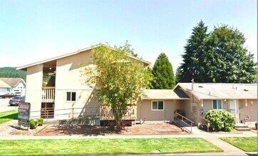 106 Cascade Ave in Granite Falls, WA - Building Photo - Building Photo