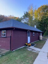 31 Walling Rd, Unit 31 in Burrillville, RI - Building Photo