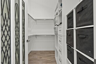 17812 Parthenia St in Los Angeles, CA - Building Photo - Building Photo