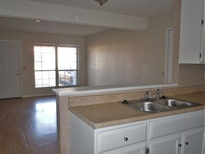 10 Cougar Dr in Glen Carbon, IL - Building Photo - Building Photo