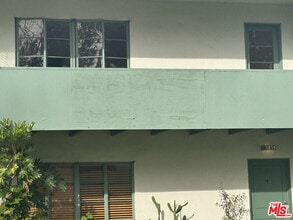 5259 1/2 Village Green in Los Angeles, CA - Building Photo - Building Photo