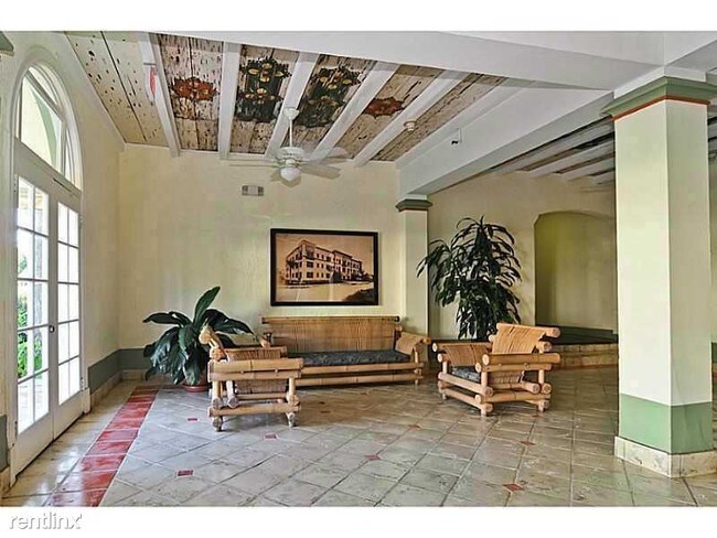 900 16th St-Unit -Apt 1010 in Miami Beach, FL - Building Photo - Building Photo