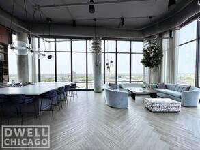 737 N May St, Unit 402 in Chicago, IL - Building Photo - Building Photo