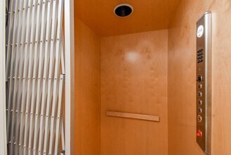 1005 St Charles St in Houston, TX - Building Photo - Building Photo