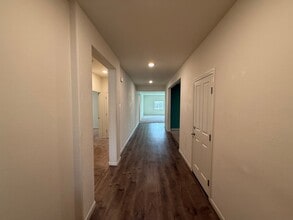 2335 Merlin Ln in Manteca, CA - Building Photo - Building Photo