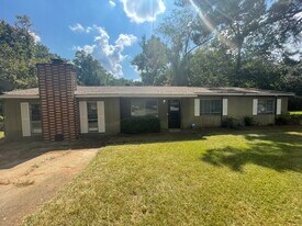 1405 Dianne Dr in Jackson, MS - Building Photo