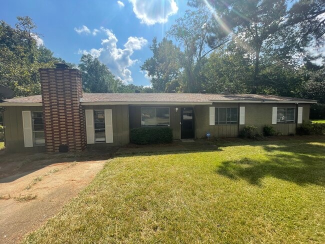 property at 1405 Dianne Dr