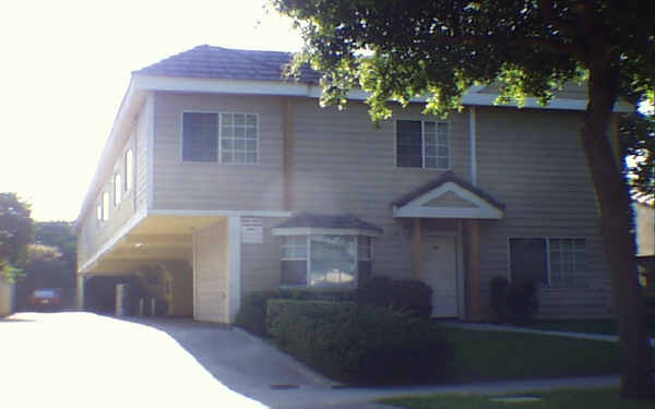 215 N Olive Ave in Alhambra, CA - Building Photo