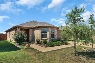 16617 Porterfield Ln in Justin, TX - Building Photo - Building Photo