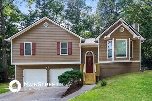 300 Ladora Dr in Dallas, GA - Building Photo