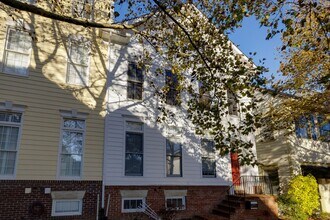 303 Inspiration Ln in Gaithersburg, MD - Building Photo - Building Photo