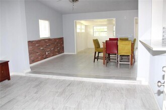 8859 Robin Rd in Seminole, FL - Building Photo - Building Photo
