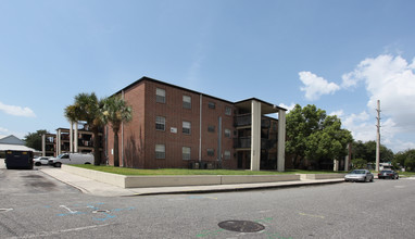 Eastside Garden in Jacksonville, FL - Building Photo - Building Photo