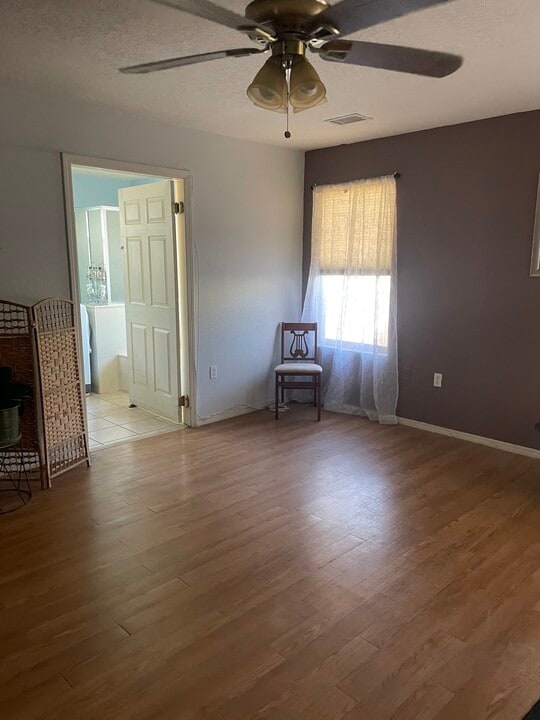 2464 Tyler Loop NE in Rio Rancho, NM - Foto de edificio