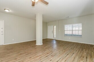 2705 Gardendale Dr in Fort Worth, TX - Building Photo - Building Photo