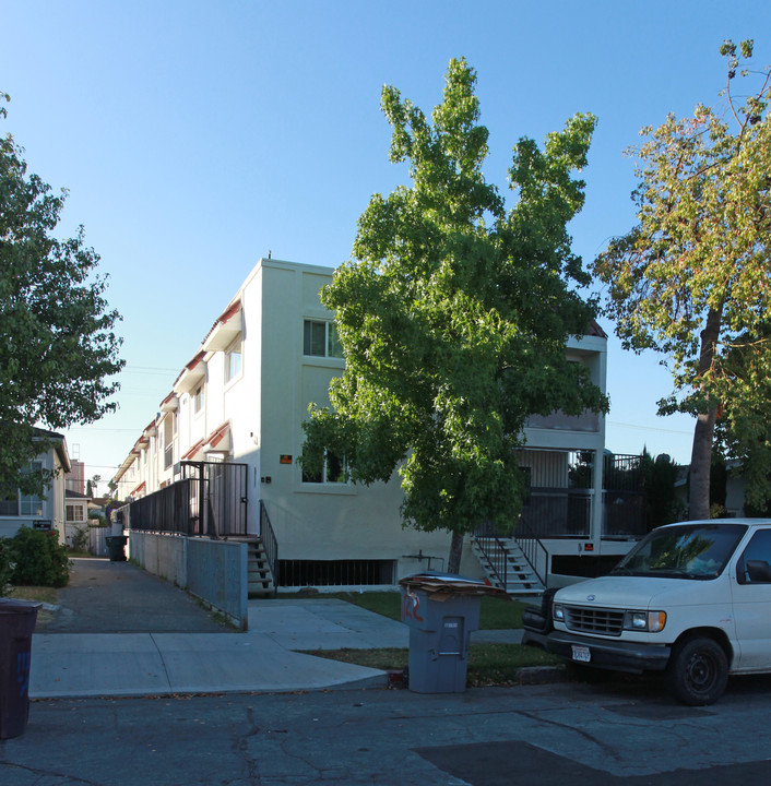 1118 Irving Ave in Glendale, CA - Building Photo