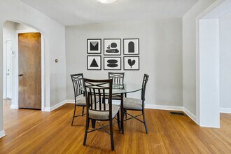 3423 N Springfield Ave in Chicago, IL - Building Photo - Building Photo