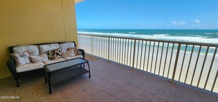 2901 S Atlantic Ave in Daytona Beach, FL - Foto de edificio - Building Photo