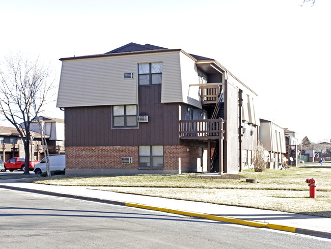 Concordia Place Apartments in Chicago, IL - Building Photo - Building Photo