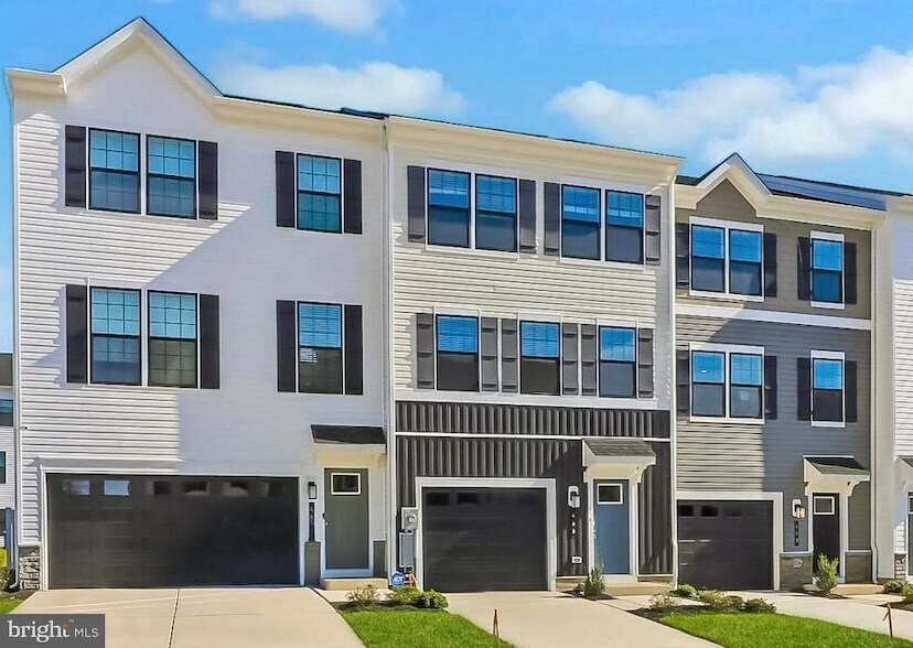 466 Still Feather Ave in La Plata, MD - Foto de edificio