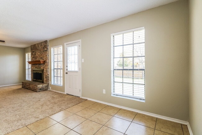 908 Blue Ridge Dr in Burleson, TX - Building Photo - Building Photo
