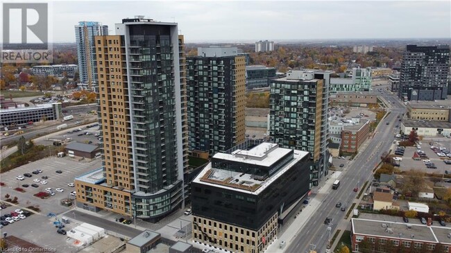 108 Garment St in Kitchener, ON - Building Photo - Building Photo