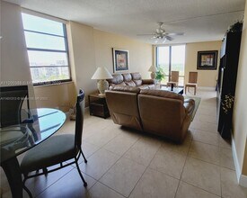 1600 S Ocean Dr, Unit #14 Ocean view in Hollywood, FL - Building Photo - Building Photo