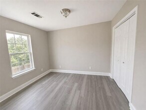 6038 N Rampart St in New Orleans, LA - Foto de edificio - Building Photo