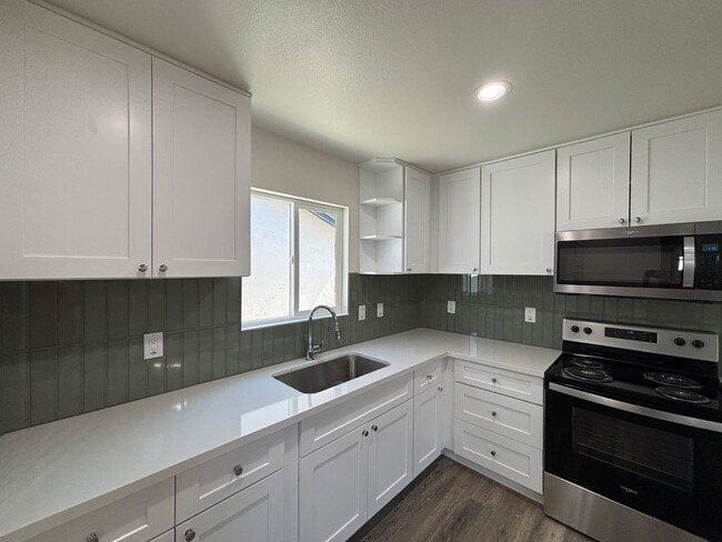 5708 Wisteria Dr in Riverside, CA - Building Photo - Building Photo