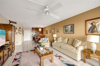 18151 NE 31st Ct, Unit 1709 in Aventura, FL - Building Photo - Building Photo