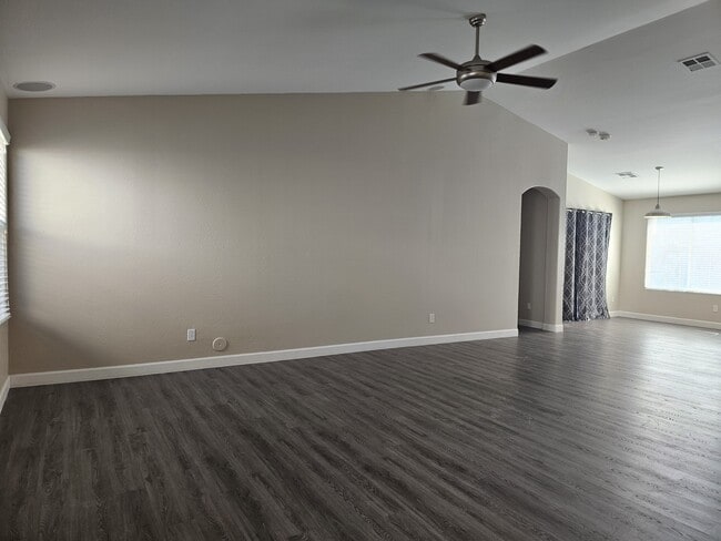 3368 W Five Mile Peak Dr in San Tan Valley, AZ - Building Photo - Building Photo