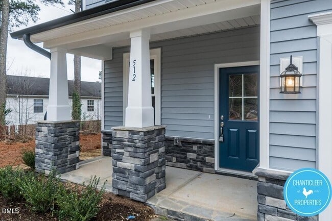 2527 Reynolds Dr in Graham, NC - Foto de edificio - Building Photo